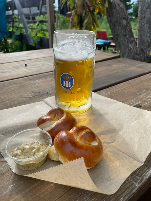 6 Blunt Pretzel Knots